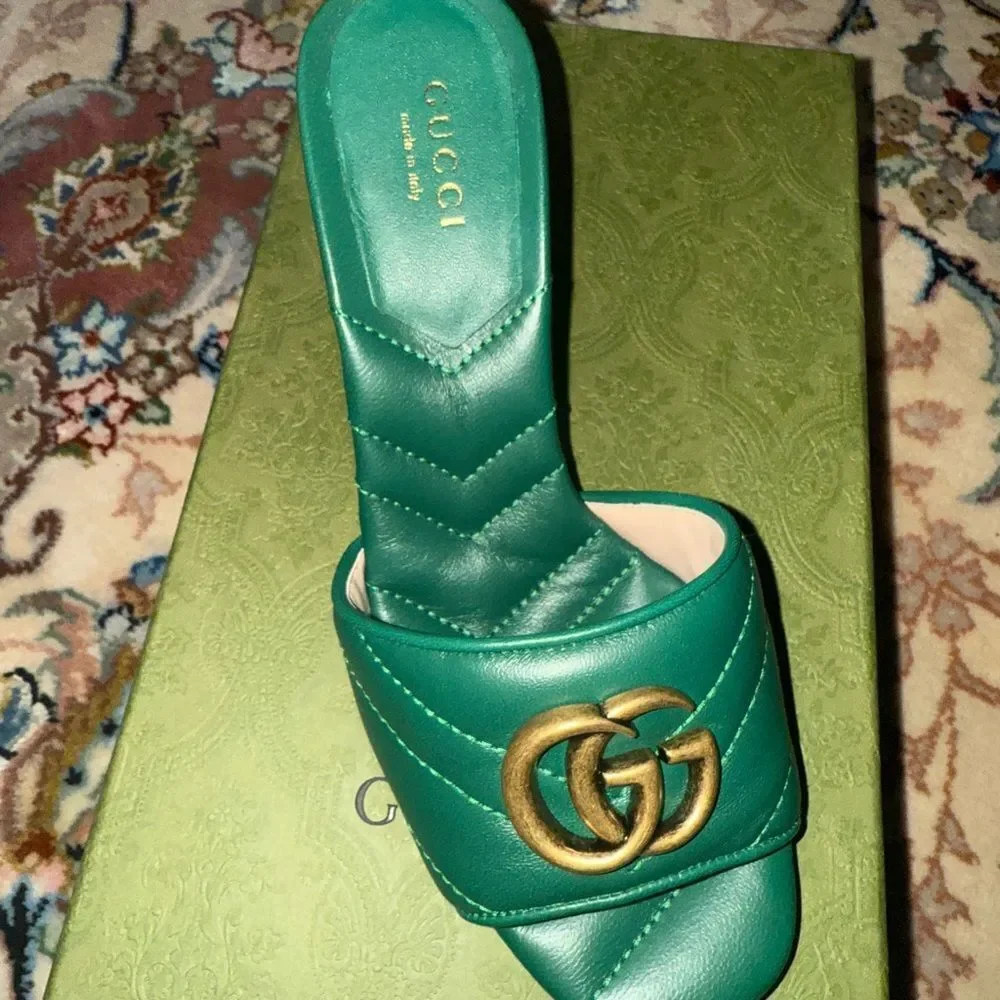 Brand new with box Gucci Double G leather sandals  gold hardware size 5